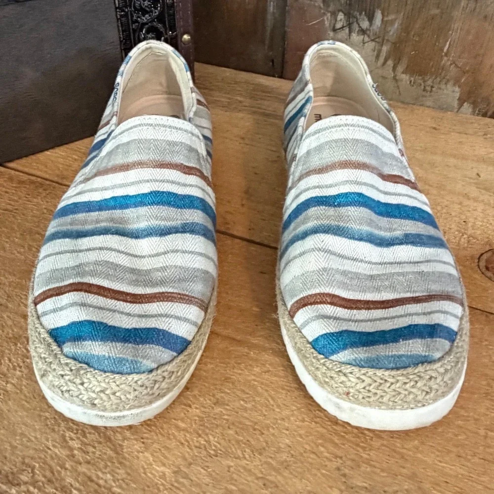 Bobs from Skechers‎ Womens 9 Striped Canvas Espadrille Slip On Shoes